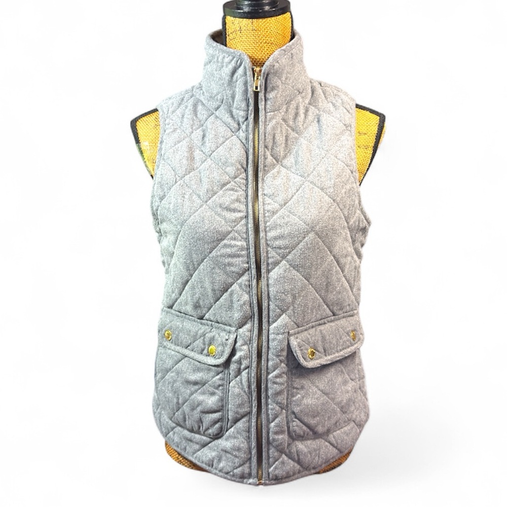 Quilted gray vest with a high collar Women's size small | a